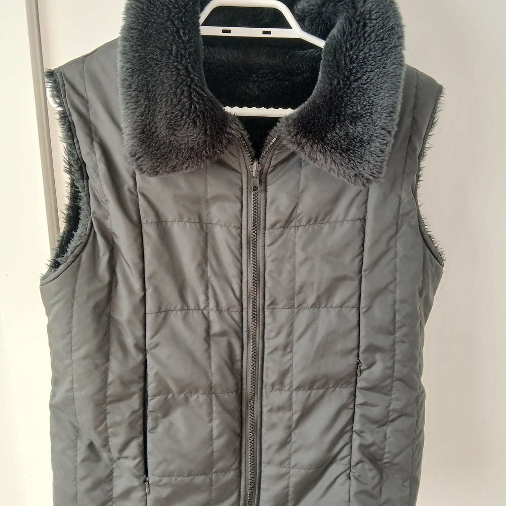 Gray Quilted Vest/Jacket with Faux Fur Collar